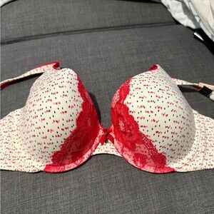 Victoria's Secret Body by Victoria Bra with Molded Cups